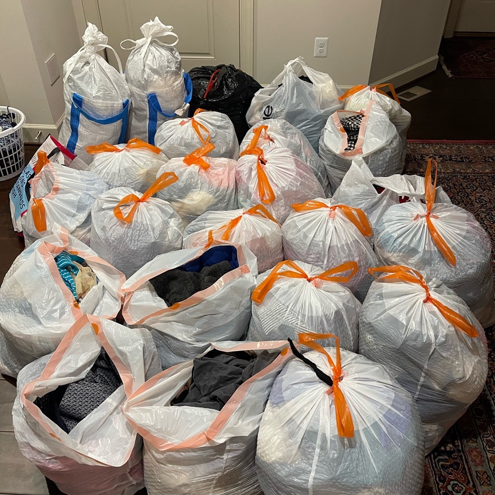 99%OFFERS ACCEPTED!! What doesn’t sell is bagged up 2B DONATED !🛍️ - Picture 2 of 7